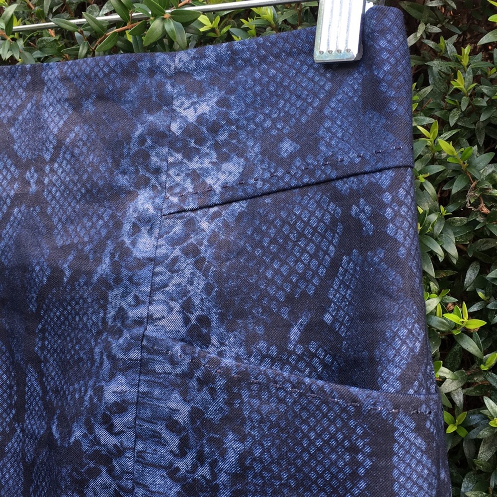 Above the knee skirt - Picture 2 of 8